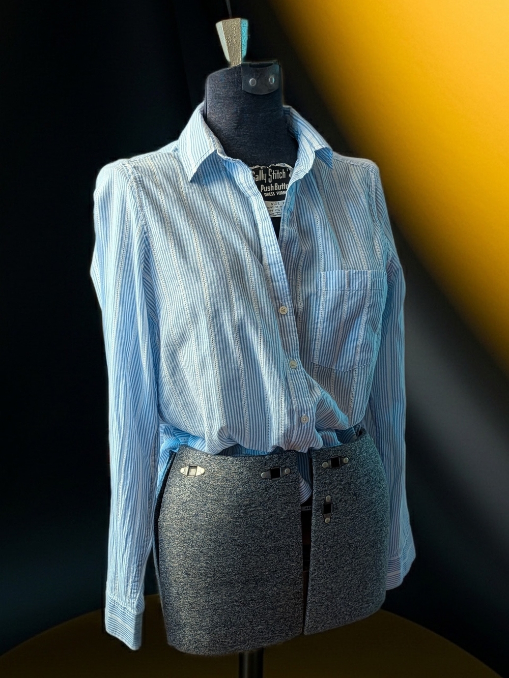 NWOT GAP 2019 "Favorite Shirt" Light Blue Striped Perforated V-Neck Blouse Sz L